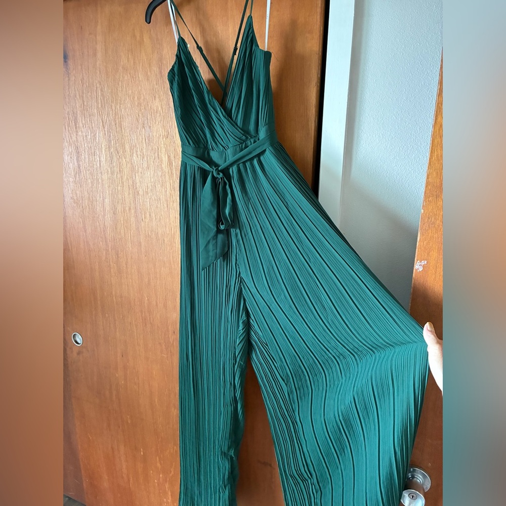 Lulu's Forest Green Pleated Jumpsuit: Size Large - Picture 6 of 11
